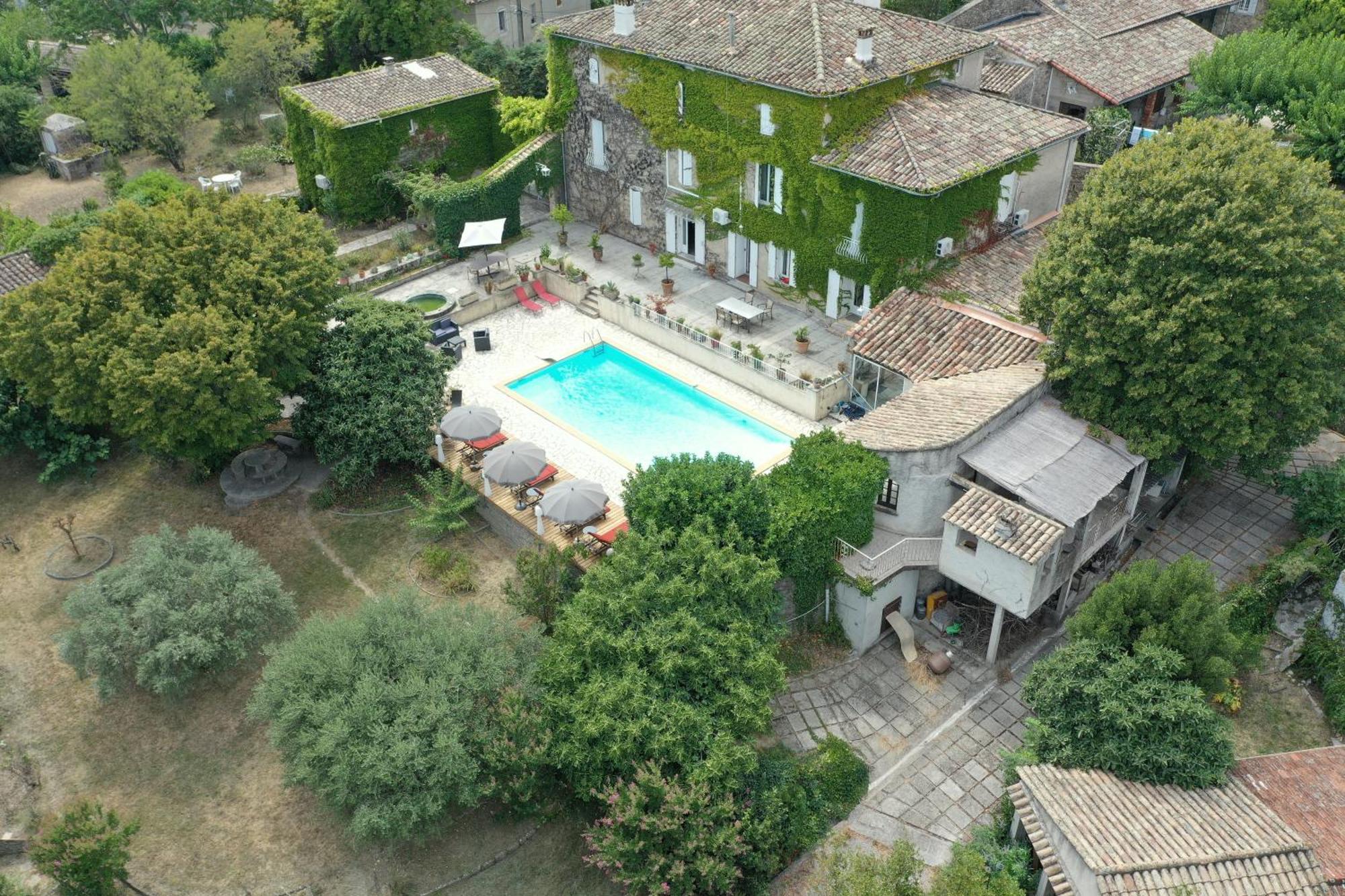 Le Domaine Du Soulier -Gite Et Chambres D'Hotes - La Maison Du Gardien Tornac Esterno foto