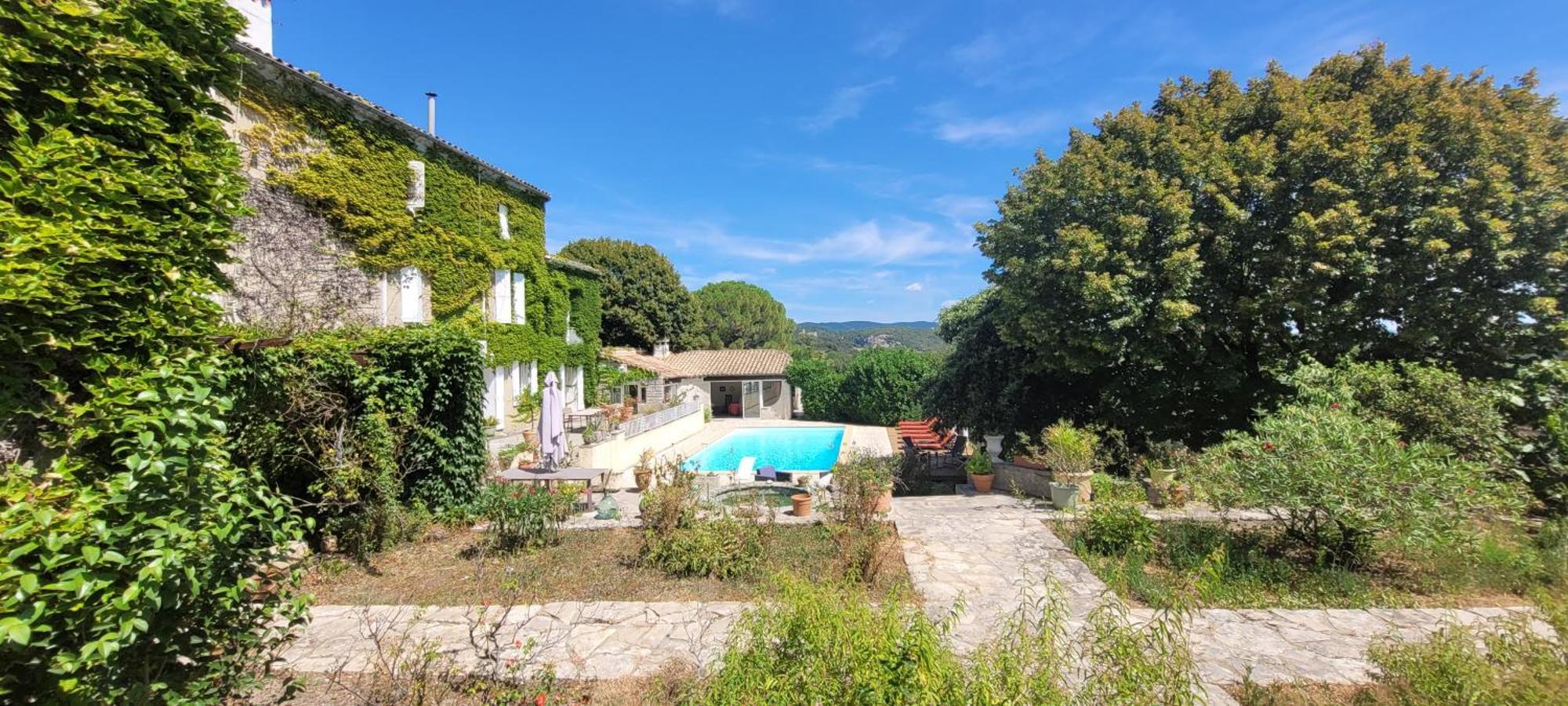 Le Domaine Du Soulier -Gite Et Chambres D'Hotes - La Maison Du Gardien Tornac Esterno foto