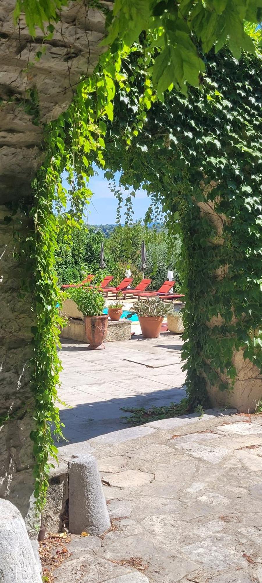 Le Domaine Du Soulier -Gite Et Chambres D'Hotes - La Maison Du Gardien Tornac Esterno foto