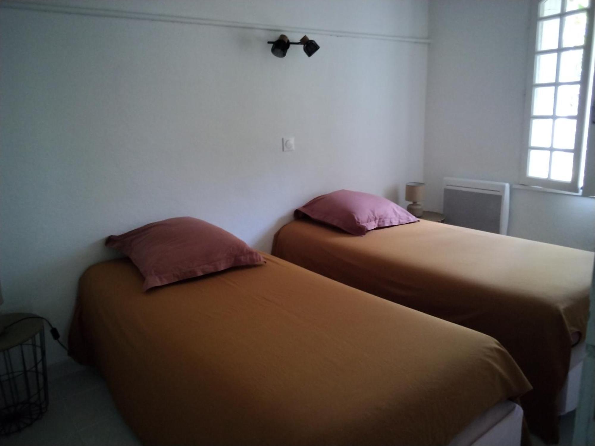 Le Domaine Du Soulier -Gite Et Chambres D'Hotes - La Maison Du Gardien Tornac Esterno foto