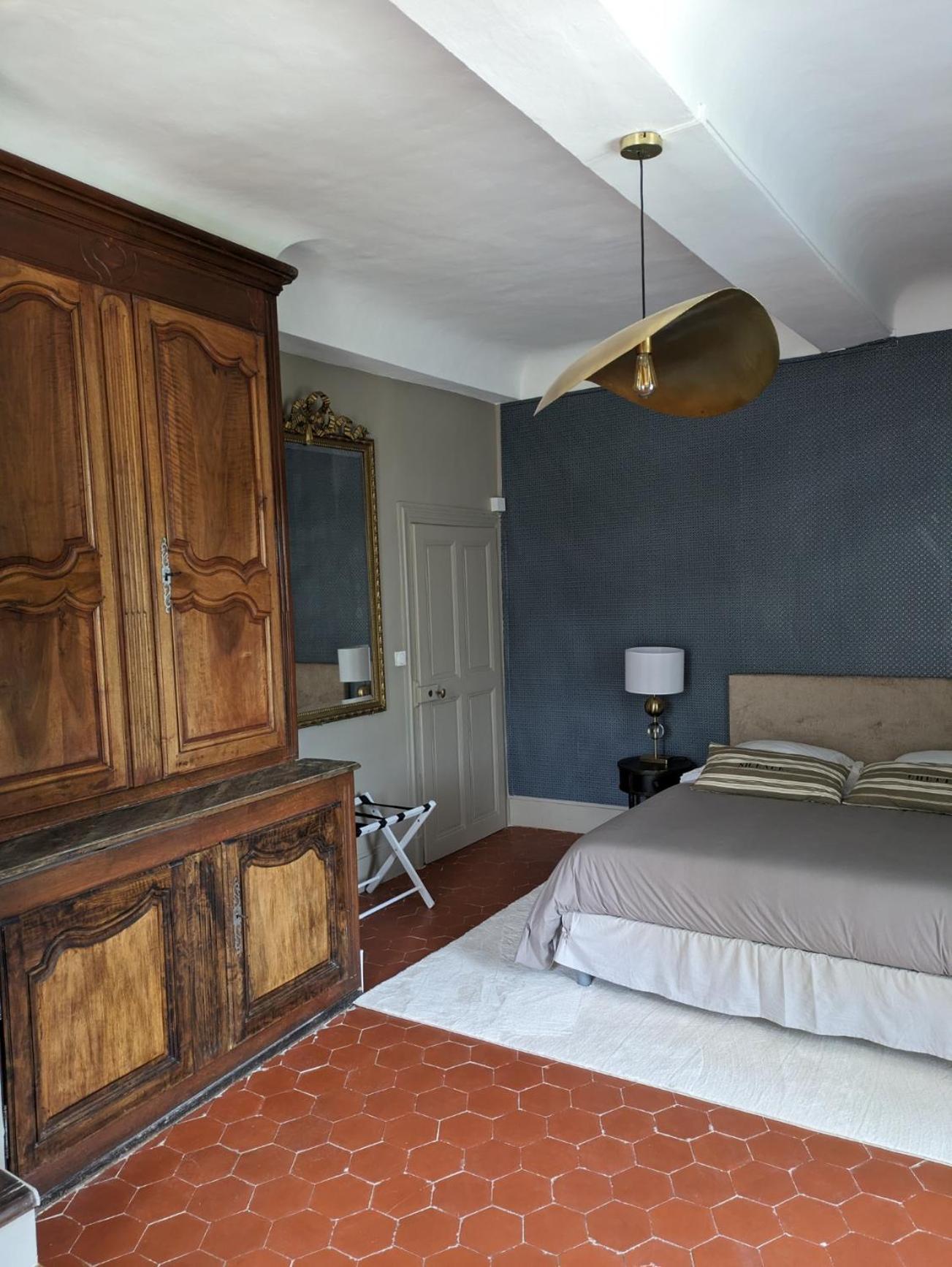 Le Domaine Du Soulier -Gite Et Chambres D'Hotes - La Maison Du Gardien Tornac Esterno foto