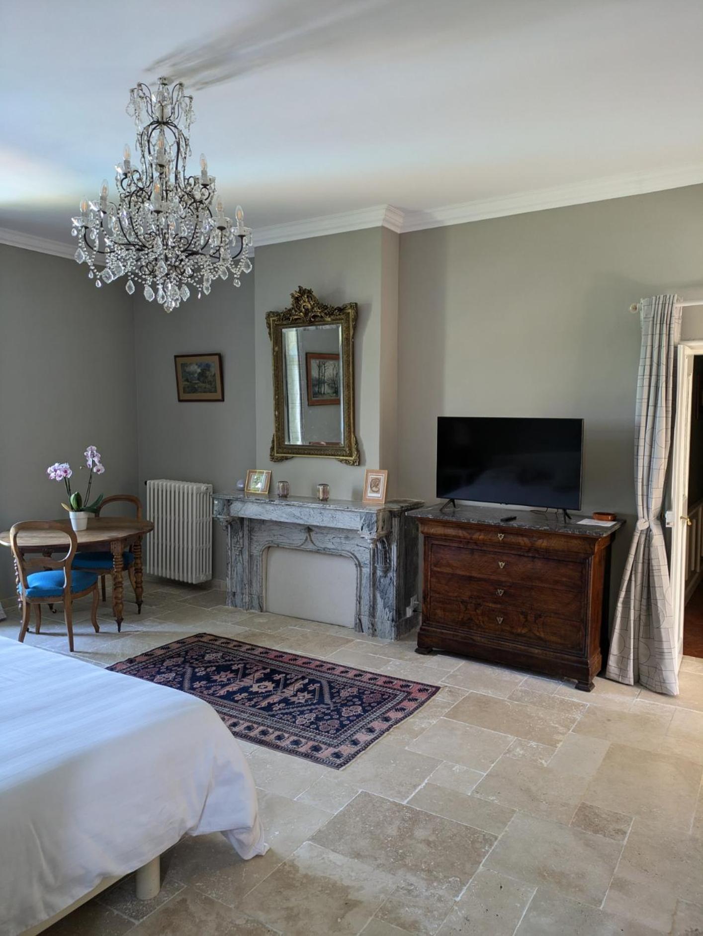 Le Domaine Du Soulier -Gite Et Chambres D'Hotes - La Maison Du Gardien Tornac Esterno foto