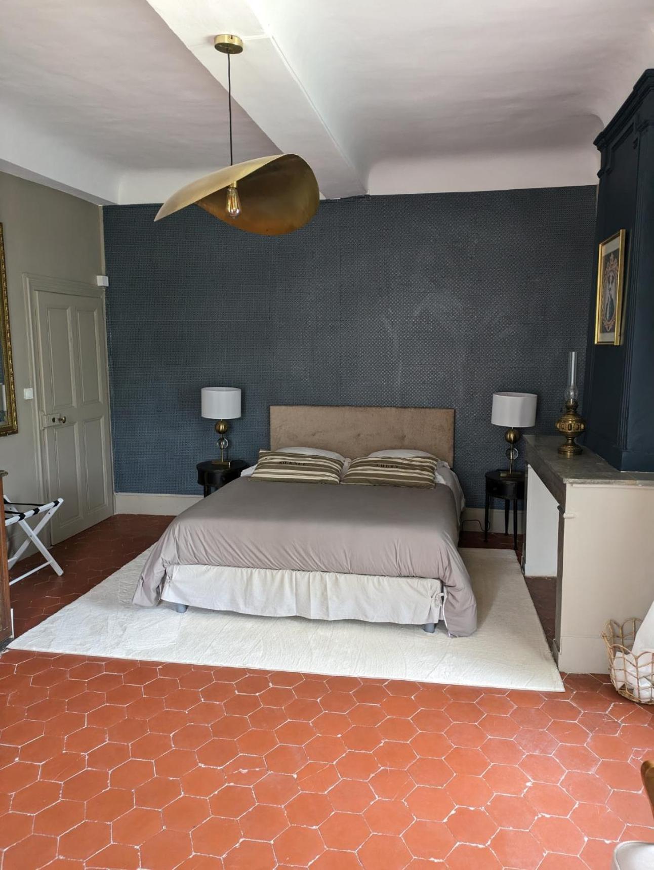 Le Domaine Du Soulier -Gite Et Chambres D'Hotes - La Maison Du Gardien Tornac Esterno foto