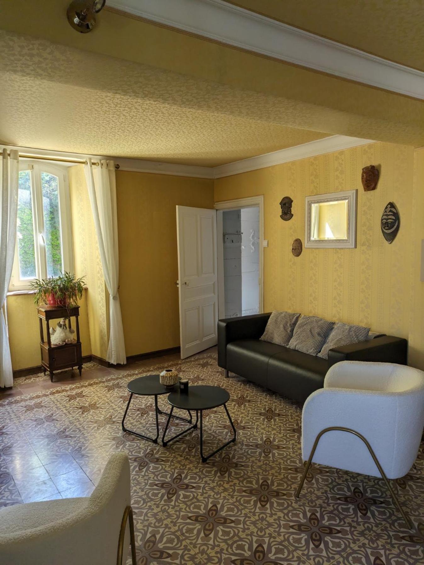 Le Domaine Du Soulier -Gite Et Chambres D'Hotes - La Maison Du Gardien Tornac Esterno foto