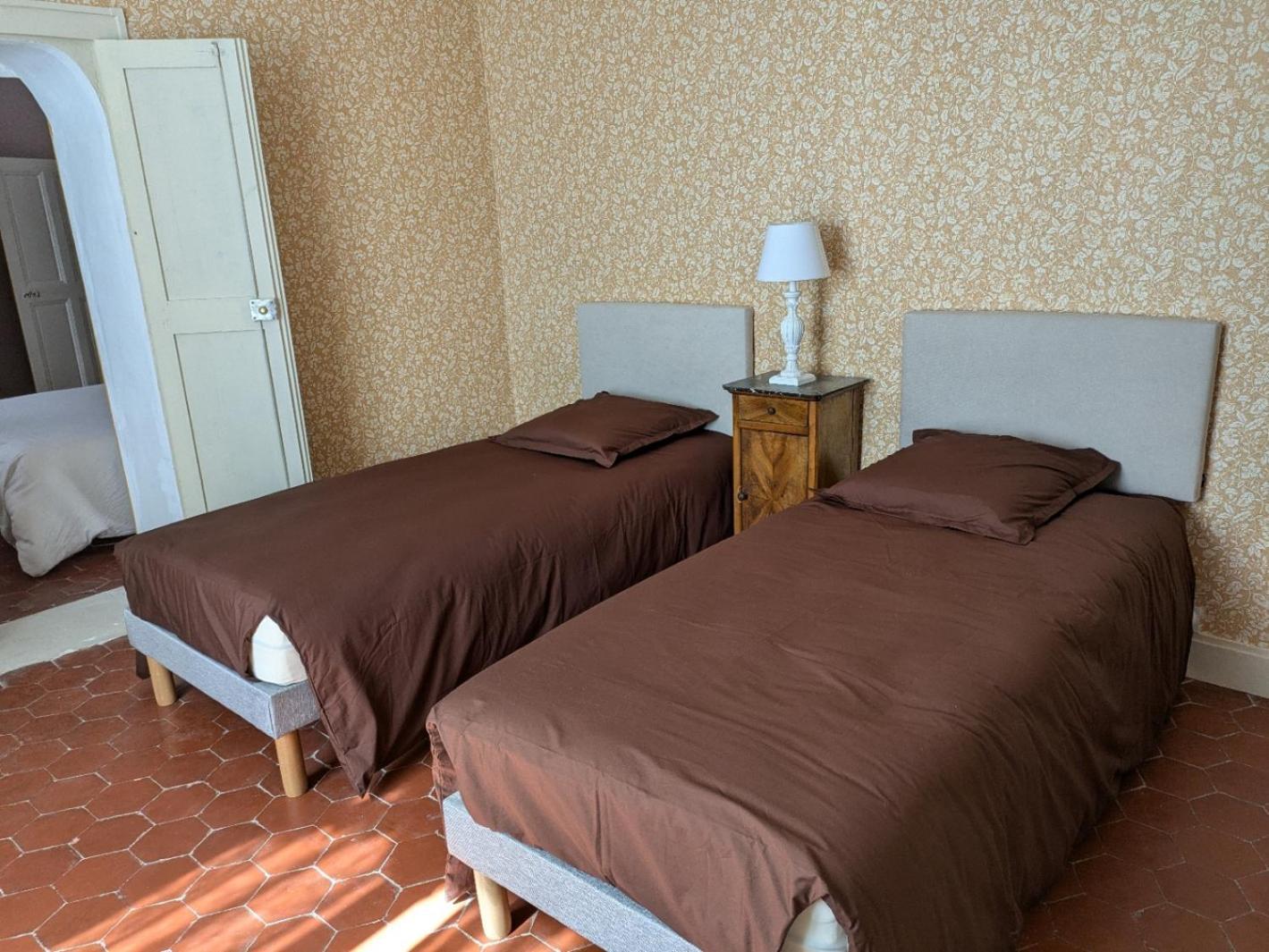 Le Domaine Du Soulier -Gite Et Chambres D'Hotes - La Maison Du Gardien Tornac Esterno foto